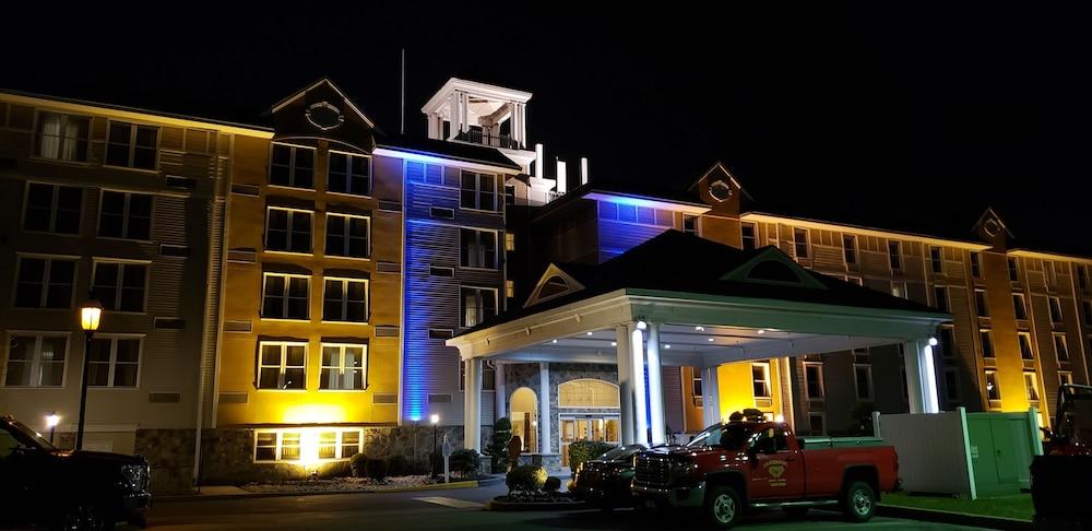 Comfort Inn & Suites Glen Mills - West Chester Exterior photo