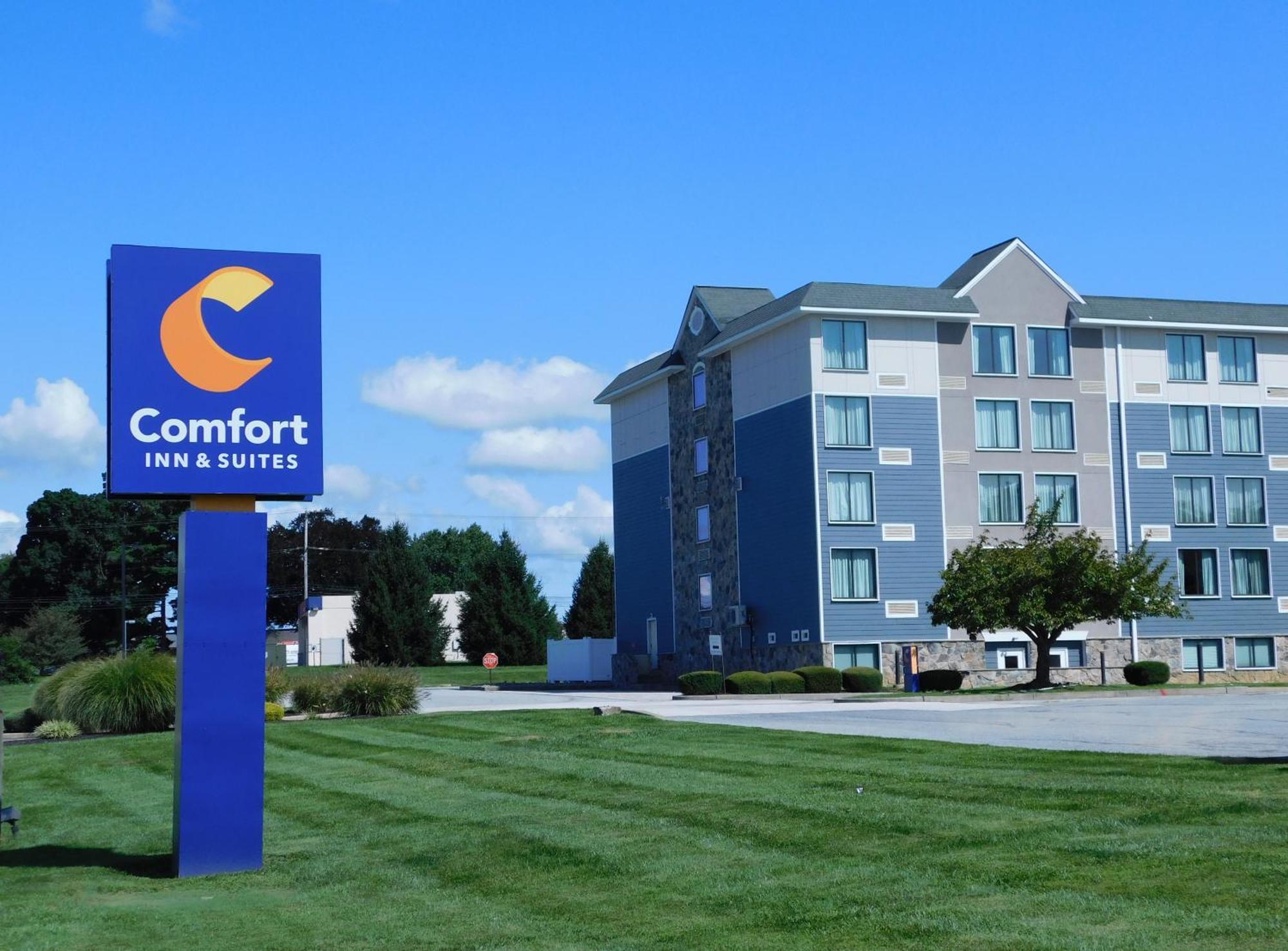 Comfort Inn & Suites Glen Mills - West Chester Exterior photo