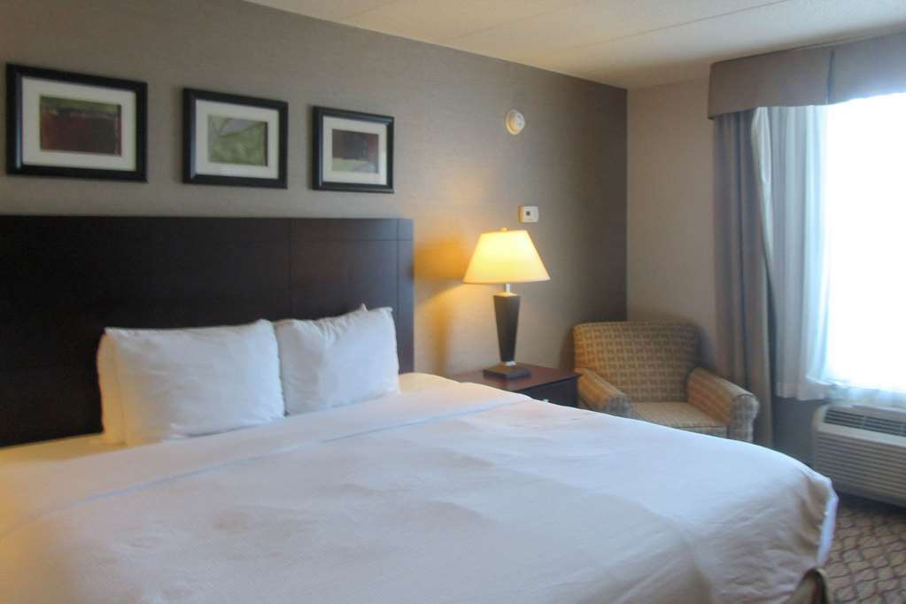 Comfort Inn & Suites Glen Mills - West Chester Room photo